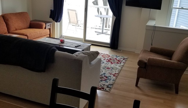LAKEHOUSE 2BR DOWNTOWN!