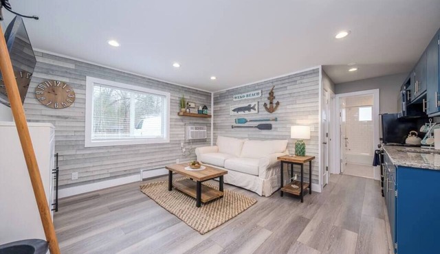Lakeside Serenity: One-Bedroom Villa