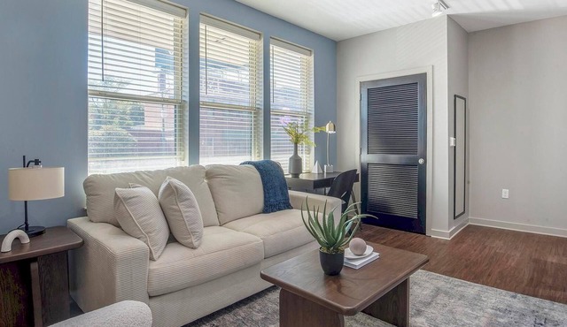 Landing | Incredible 1BD, Gym, Pool in Memphis