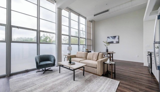 Landing | Incredible 1BD, Courtyard in Kansas City