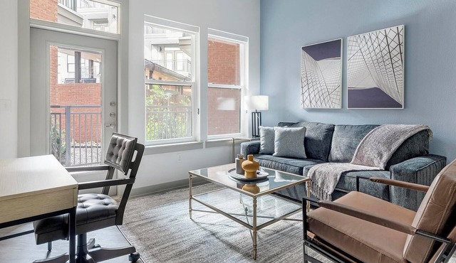 Landing | Spectacular 2BD, Rooftop Lounge, Gym in Austin