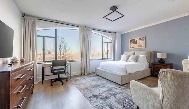 Landing | Stylish Studio, Pool, Yoga Studio