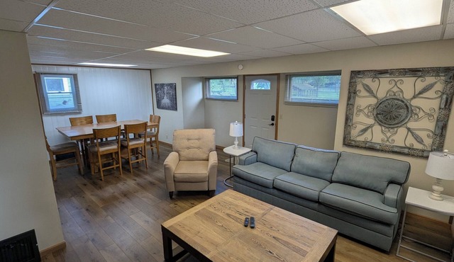 Large 2-bedroom lower unit with fast WI-FI & in unit washer/dryer