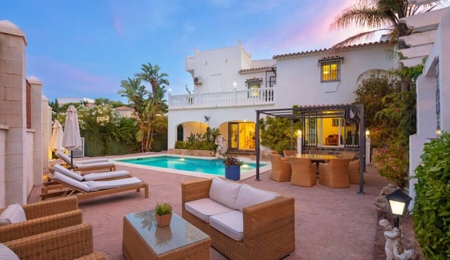 Large Family Villa 650m From Beach