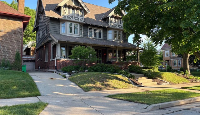 Large Luxury Home*Spa Suite*Chef's Kitchen*Bunk Rm