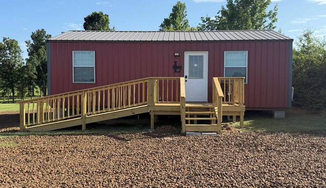 Lightfoot LakeHouse - Terrific 1-bedroom house in cozy Huxley, TX at Toledo Bend in Shelbyville