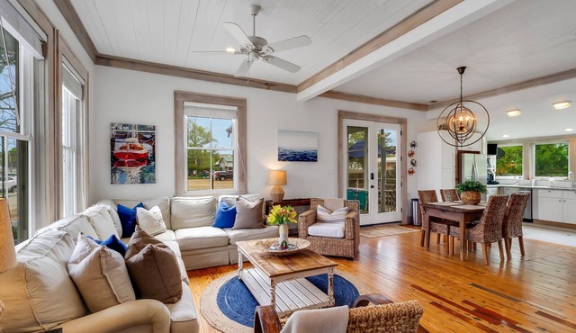 Location! Walk Everywhere.Updated~ Unique~ Historic Cottage ~ Open Floor Plan. in Bay Saint Louis