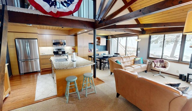 Lofted Cottage @ Indian Beach in Spicer