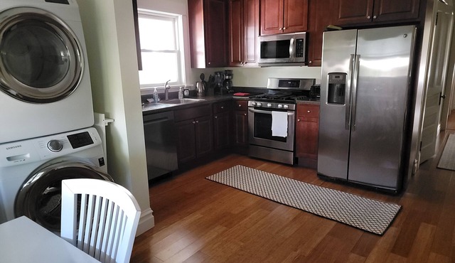 Logan Square 2Bed/1Bath Fully Furnished W/D Wi- Fi, Direct TV by Blueline Train