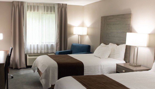 Lomira Inn and Suites