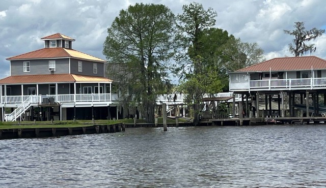 Louisiana Tickfaw River House Near New Orleans, Baton Rouge! Best Views! HotTub!