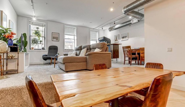 Lovely 2-Bedroom Unit in Springfield