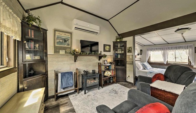 Lovely Couples Escape on Mississippi River!