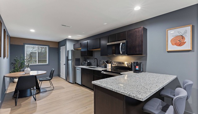 Luxury 2 BD Apartment