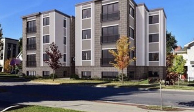 Luxury Downtown Traverse City Condo-Capri 2