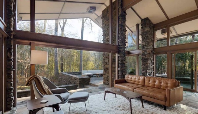 Luxury Fay Jones Home - Hot Tub - Movie Theater