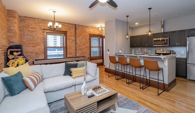 Luxury Industrial Loft The Heart of Downtown