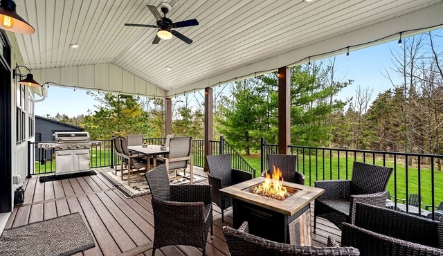 Luxury Sister Bay Retreat with Hot Tub, Fireplace & Walk-to-Town Location in Door County, WI