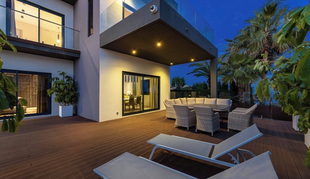 Luxury Villa Near Marbella: Heated Pool, Sauna, 5min Walk to Beach