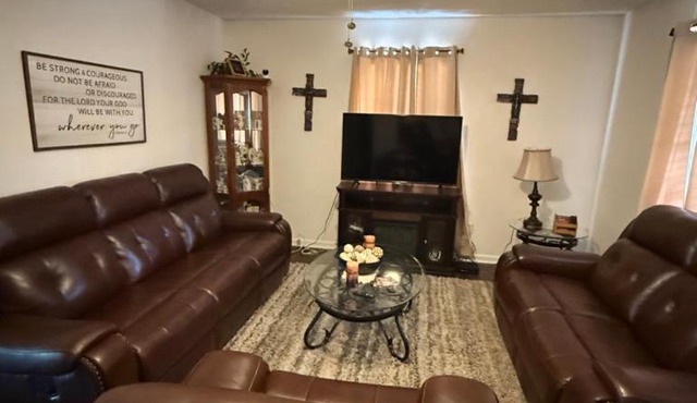 Macks Place in Center