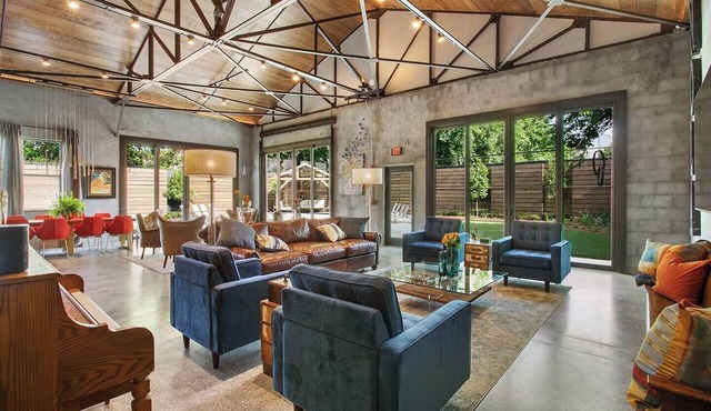 Maison Grace | Luxurious Redesign with Pool Near French Quarter