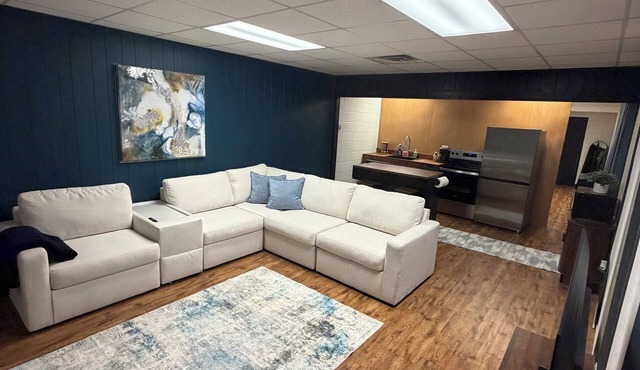 Modern 1-bedroom newly remodeled! The Legacy at Washington!