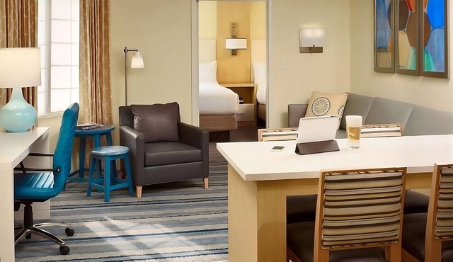 Modern Family Friendly Suite | Free Breakfast | Pets Allowed | Pool Access