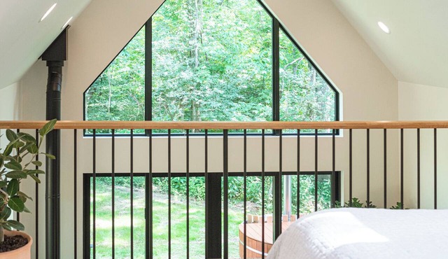 Modern Luxury Cabin - Hiking Trails - Farm Stay - Oak Cabin : Unit C in New Richmond