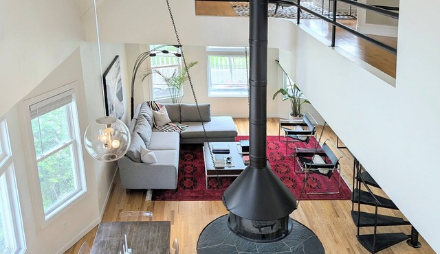 Modern Victorian Loft 4-bedroom duplex in Saint Paul's central Cathedral Hill