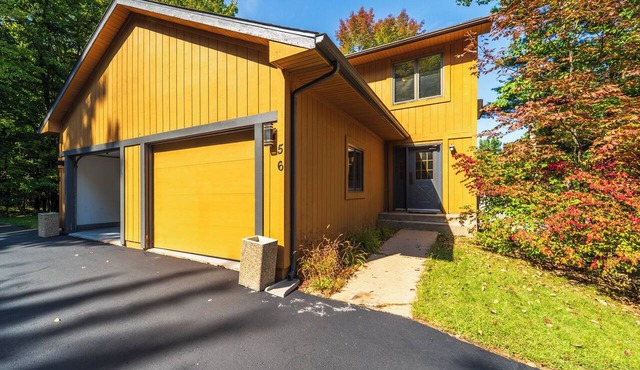 Modern Woodland Retreat by Granite Peak, Unit 5