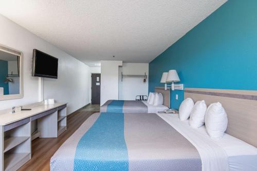 Motel 6-Lawrence, KS in Lawrence