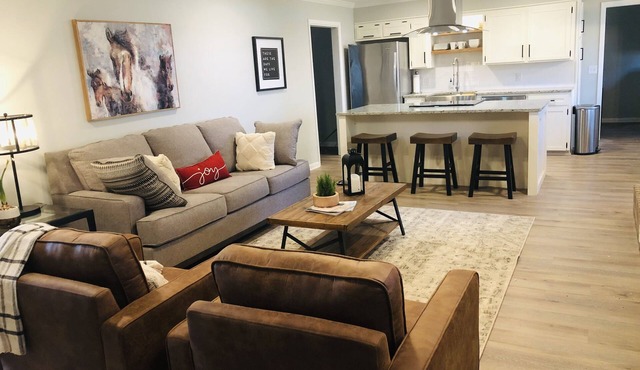 NEW 3 BR 2 BA Modern Farmhouse - Best/Safest Location in Shreveport