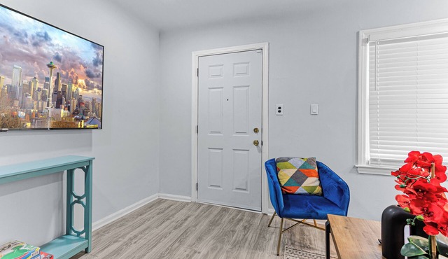 NEW-5BD/Spacious Home w/Wi-Fi, Pool-Table, & more!