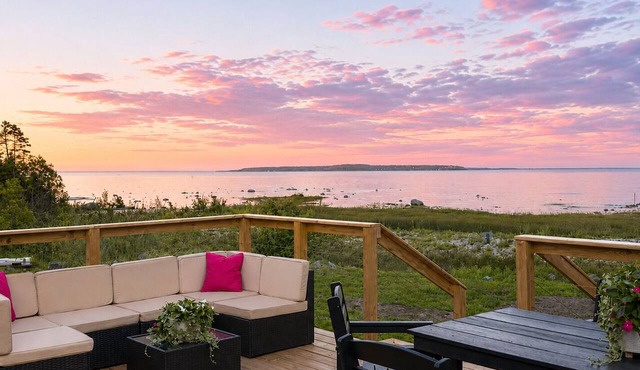 *NEW*Lakeside Retreat~Mackinac Island Direct View!