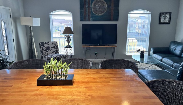 ! New Listing Alert ! Large 3 Bdrm 2 bath in New Orleans
