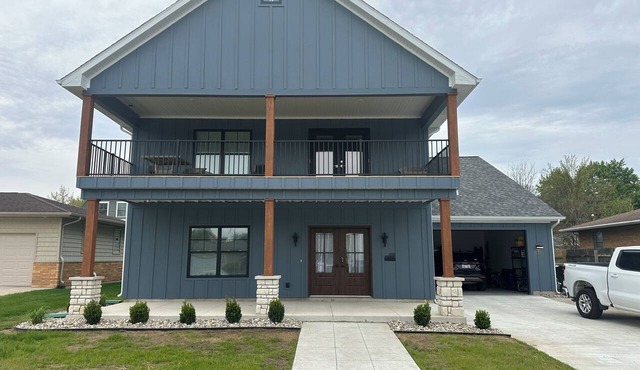 New Luxury 4-bedroom house with large 2nd story deck w large entertainment areas