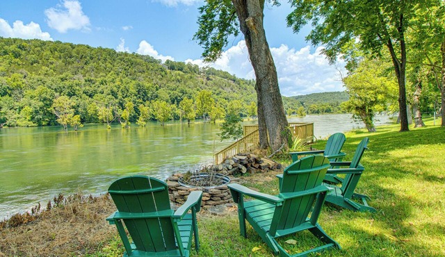 NEW! Riverfront Trout Fishing! White River Retreat in Cotter