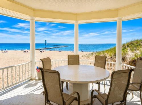 NEW! The Frankfort Beach House - Spectacular!