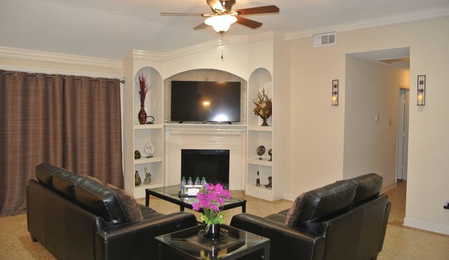 Newly Remodeled Luxurious N Spacious Home. 4BR+2BA/2Kings+3Queens/Clean+Comfy! in New Orleans