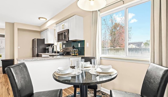 Newly Renovated Near Downtown, Roseville