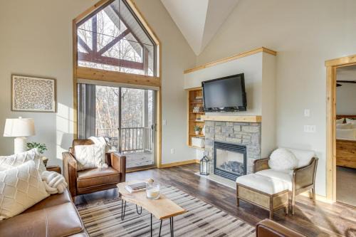 Nisswa Townhome w/Boat Slip + Gull Lake Access!