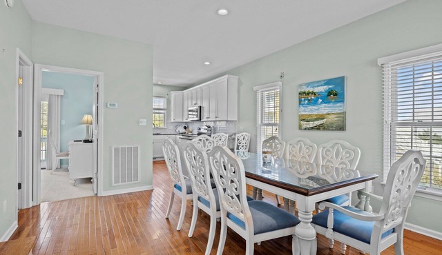 Oceanfront duplex with direct beach access in Emerald Isle