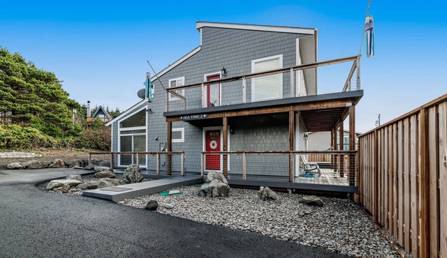 Oceanfront home with hot tub, private beach access & ocean views - dog-friendly in South Beach
