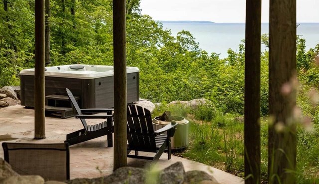 Overby Woods cabin - with Hot Tub & Lake MI Views