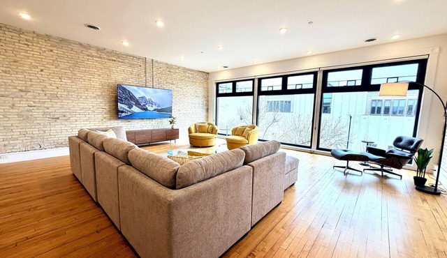 Panoramic Views of TC in this Spacious 3 Bedroom Condo