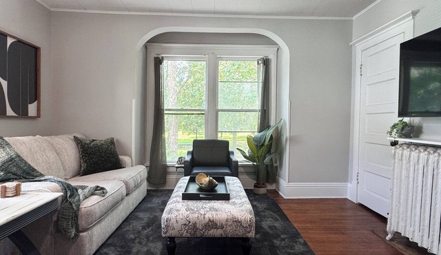 Park Views, Quality Furniture & Central Location in Bloomington