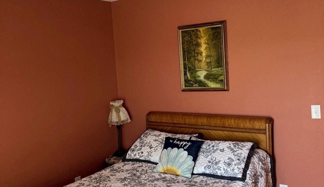 Peaceful 1-bedroom, 1-bathroom bed & breakfast at charming Saint James Winery