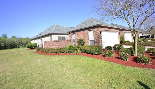 Peaceful, Award-Winning Gated Pelican Point Golf Community