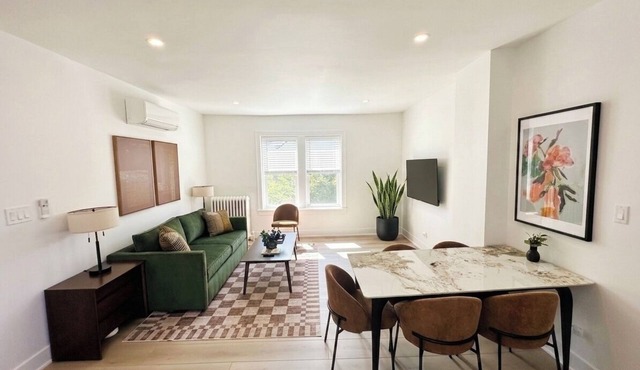 Peaceful King+Queen - 2BR+2BA - WFH Apt - Near: Northwestern-Chicago-Beach