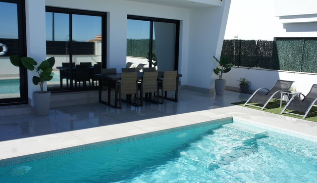 Peaceful villa in sunny Murcia with an outdoor swimming pool in Roda